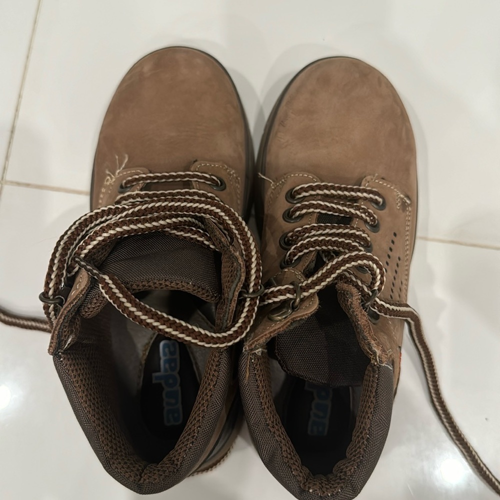 Kids outdoor boots